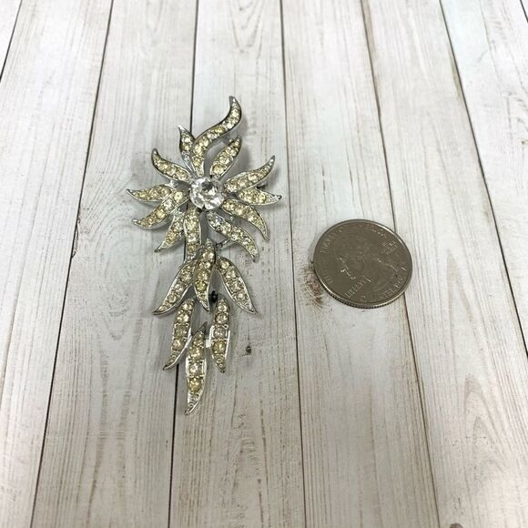Sarah Coventry Jewelry - Sarah Coventry Vintage Rhinestone Brooch‎